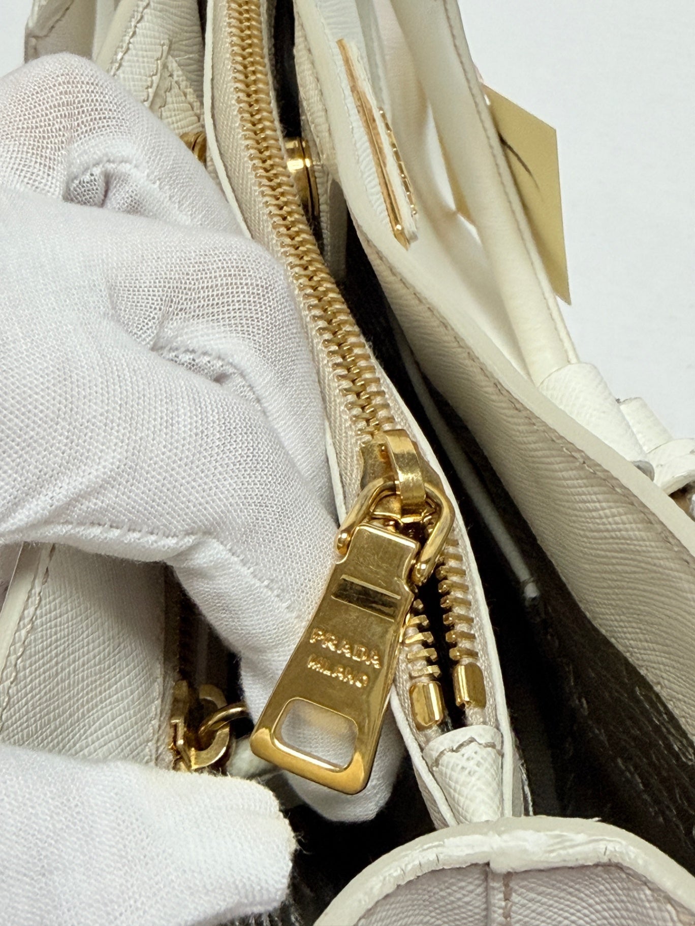 Lynn's Closet Boutique Prada Galleria white Saffiano leather handbag gold zipper detail