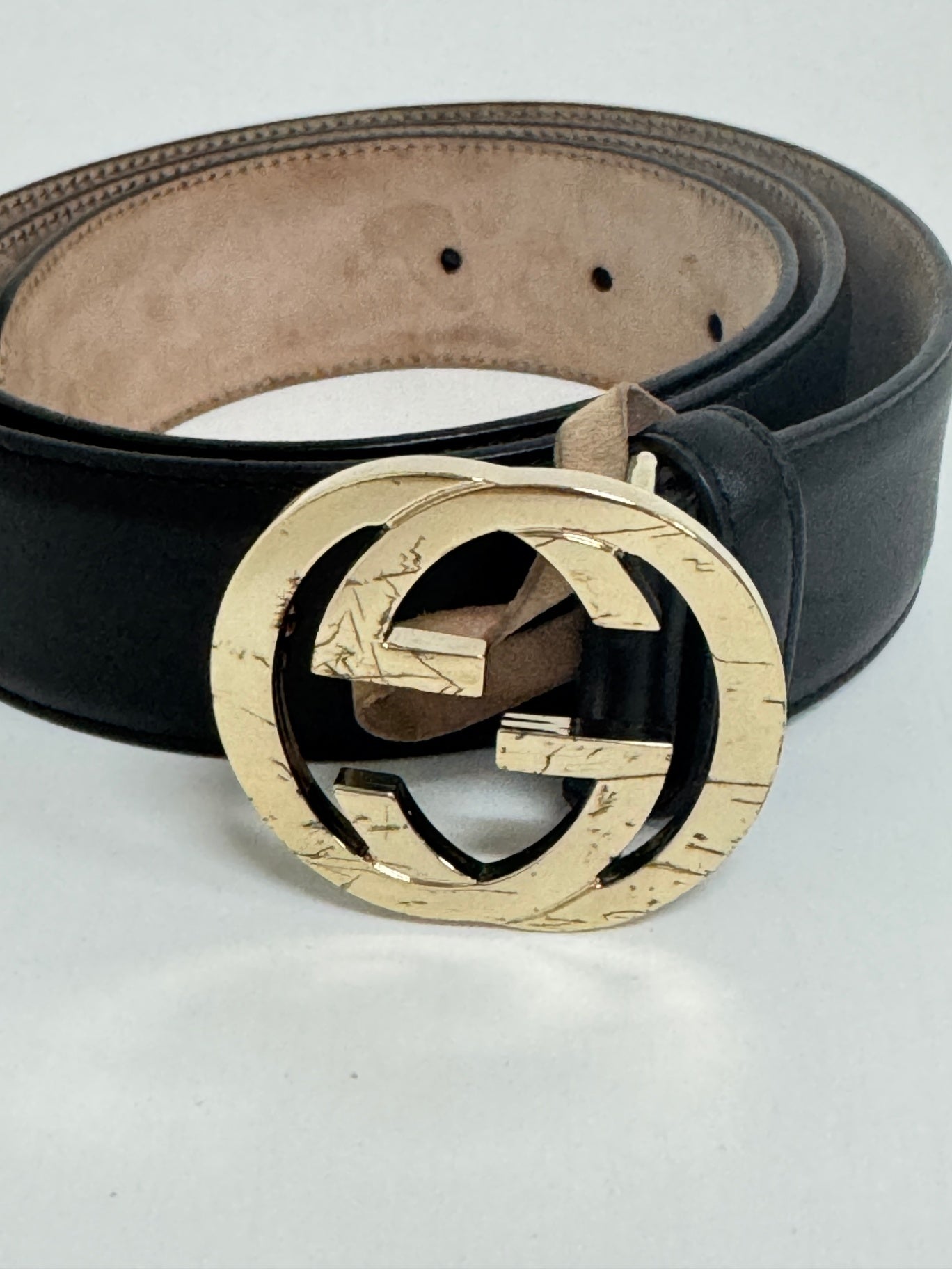 Lynn's Closet Boutique Gucci black calfskin leather belt with a distressed gold-toned Interlocking G buckle.