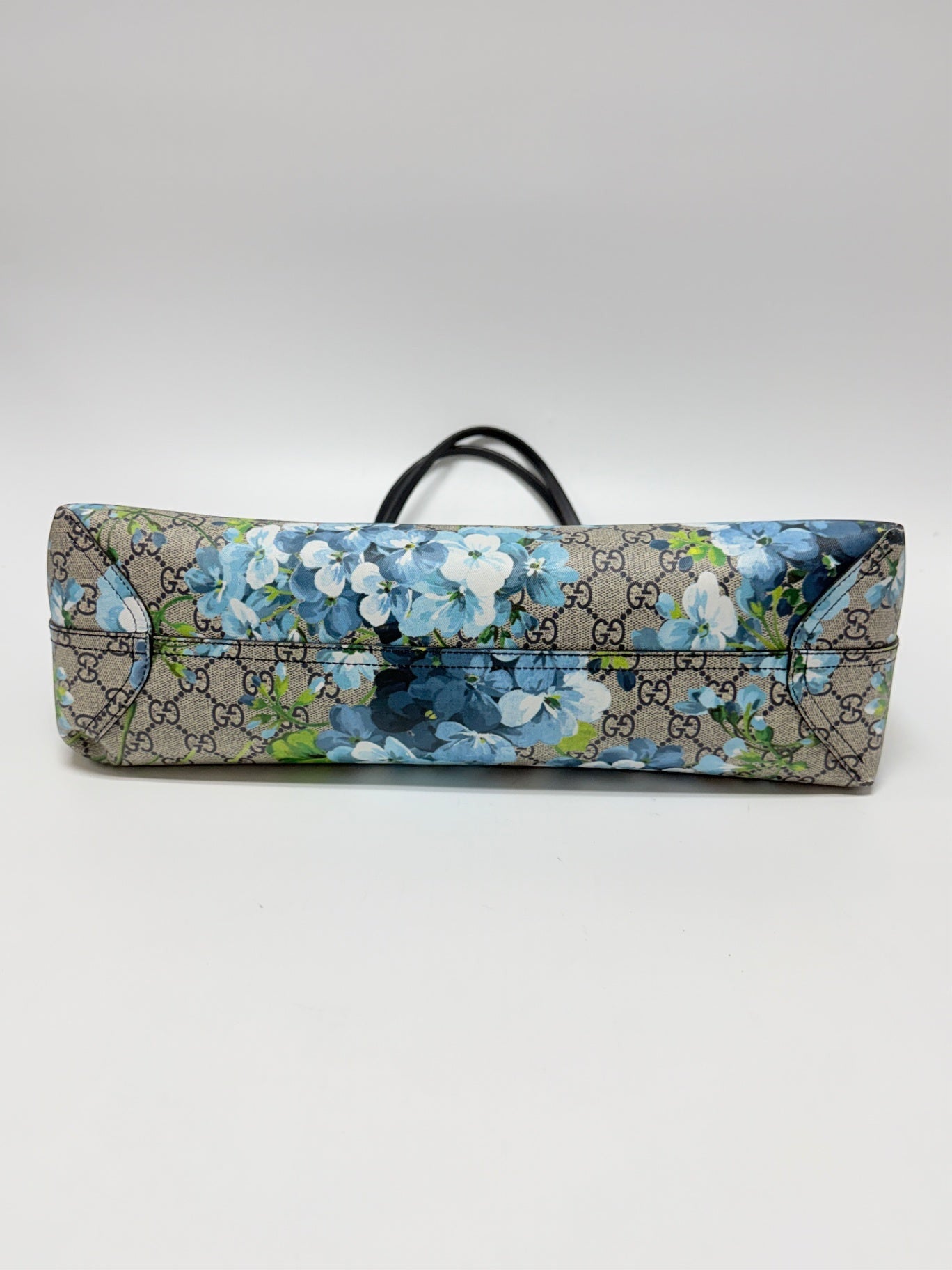 Lynn's Closet Boutique Gucci GG Supreme Blooms reversible tote bag base with blue floral print on monogram canvas