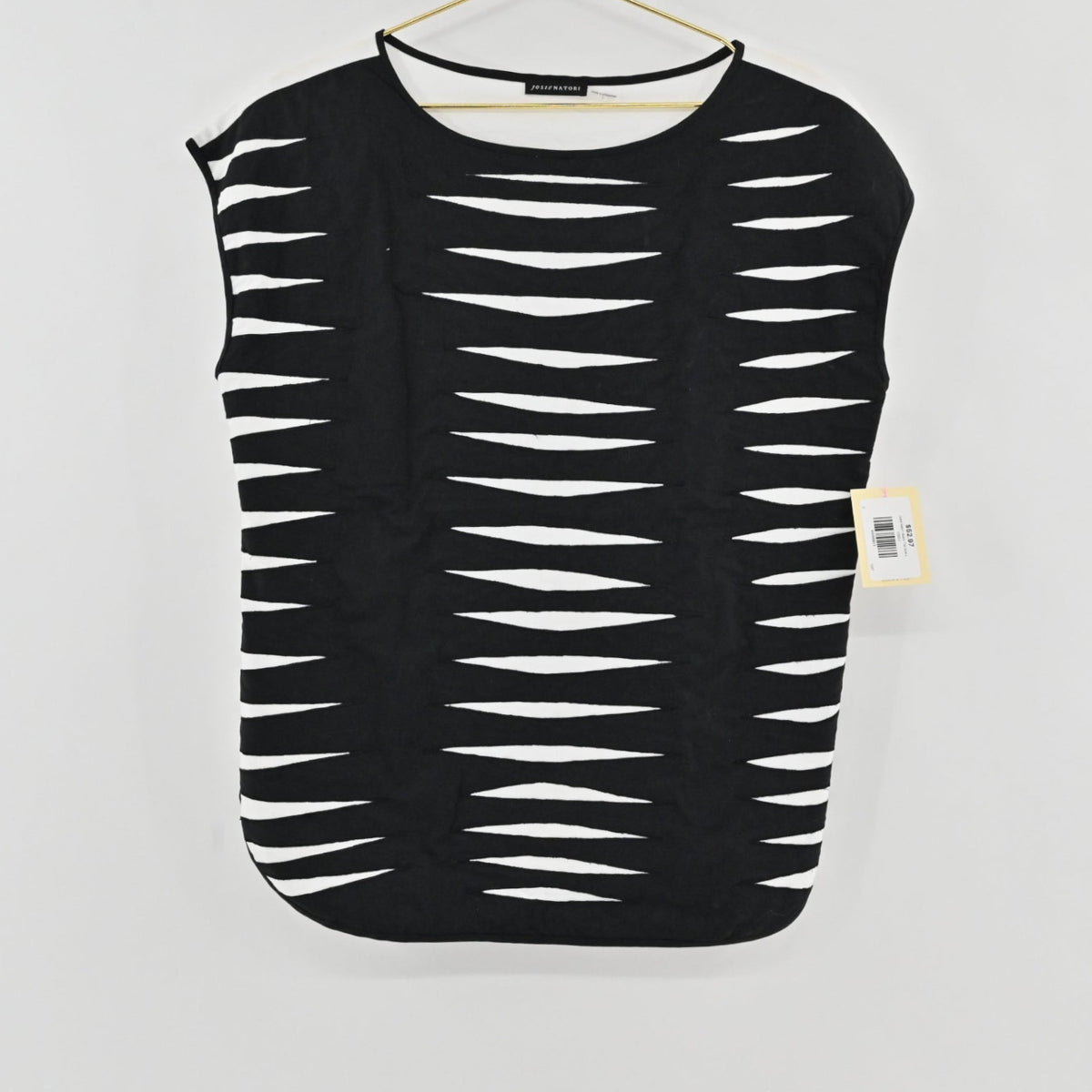 Lynn's Closet Boutique Josie Natori black and white graphic print cap sleeve top with elegant piping detail