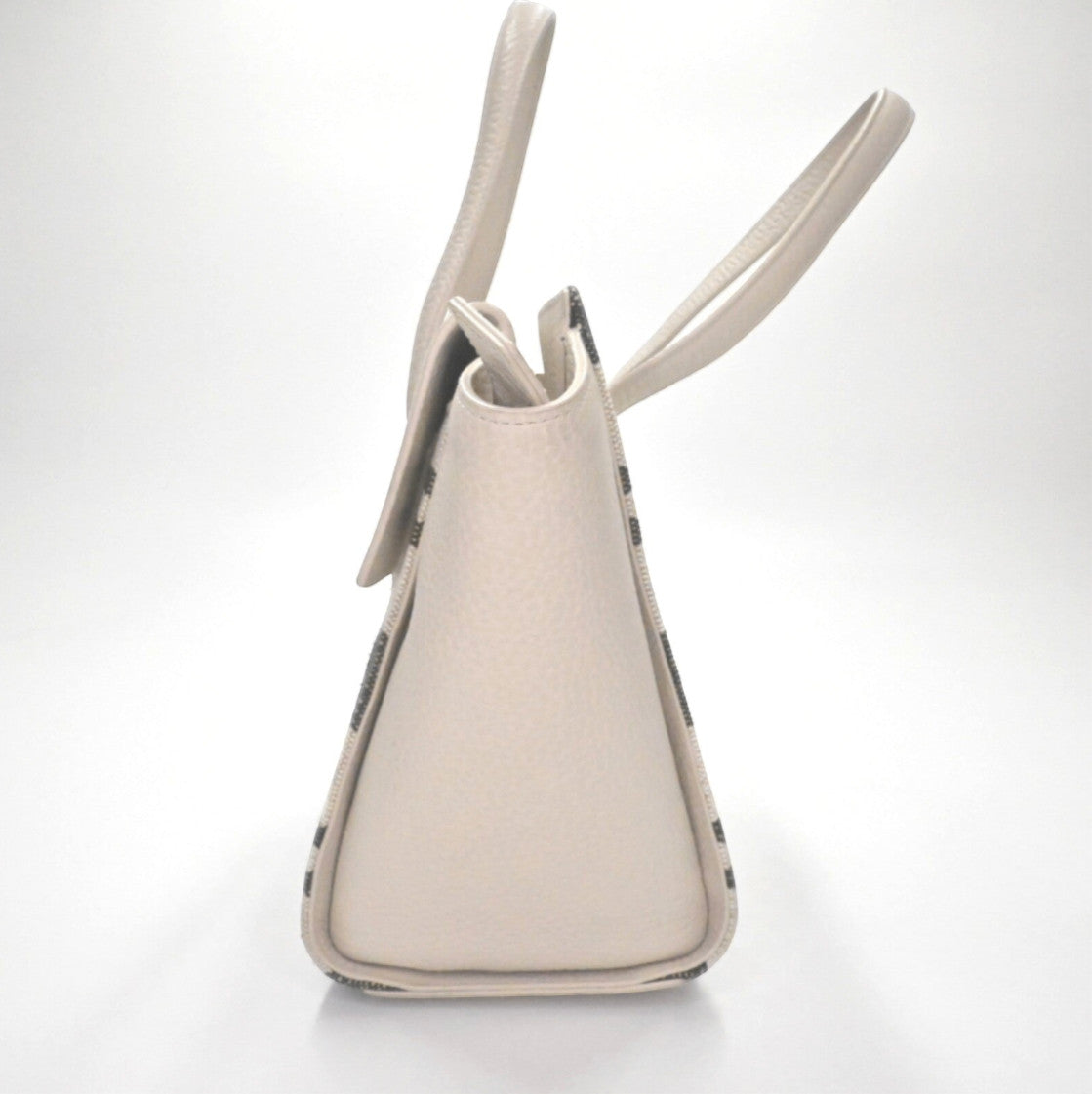 Lynn's Closet Boutique Kate Spade Daniels Drive Abigail tote in neutral pebbled leather with side view profile