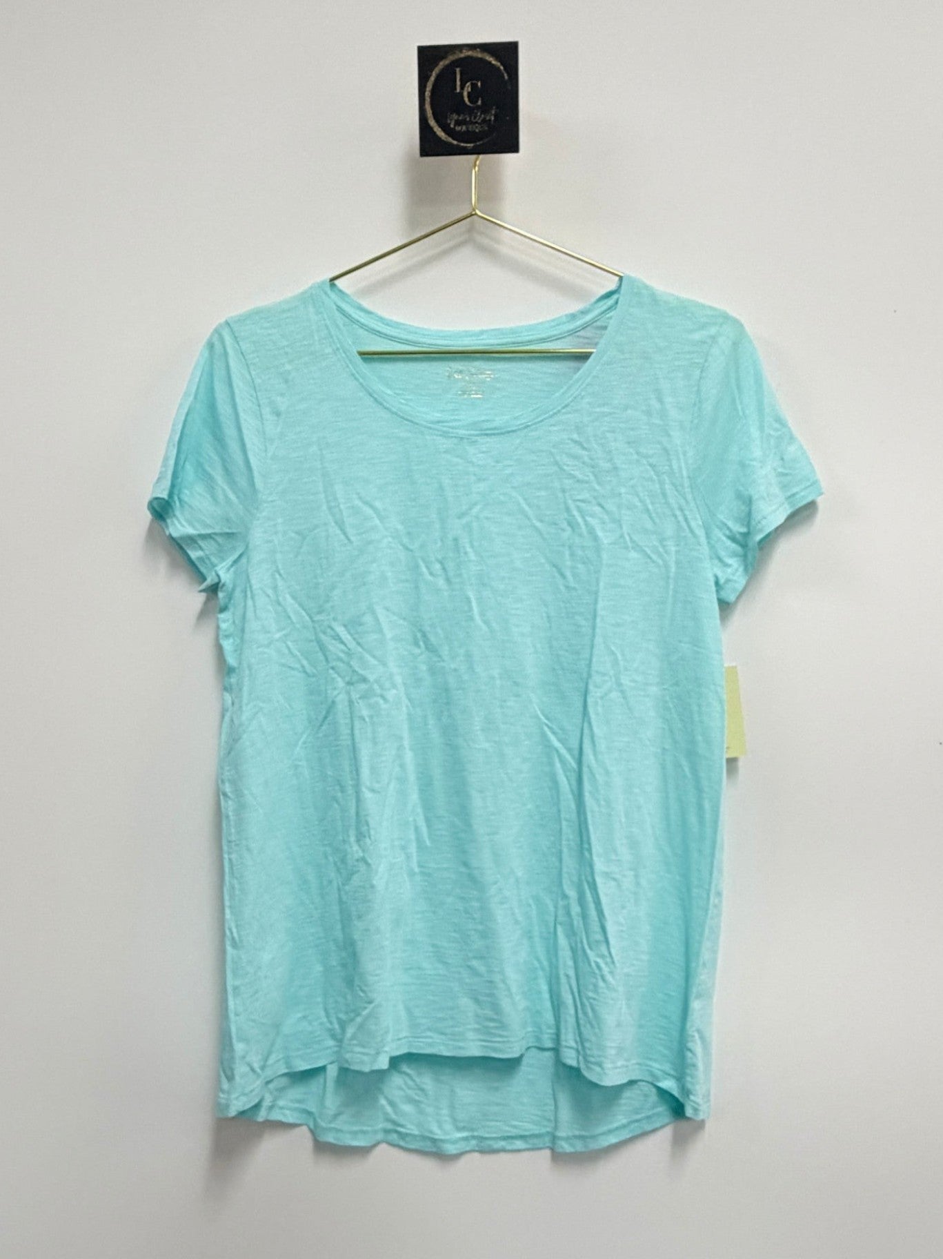 Lynn's Closet Boutique Lilly Pulitzer aqua short-sleeve scoop neck tee with a curved hemline