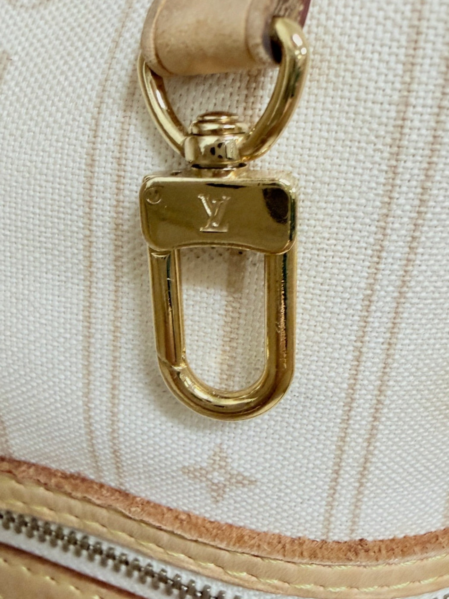 Lynn's Closet Boutique Louis Vuitton Neverfull MM gold-tone hardware clasp with LV logo on Damier Azur canvas