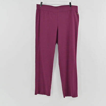 Lynn's Closet Boutique Lilly Pulitzer purple leggings in size XL with a comfortable waistband and back pockets.