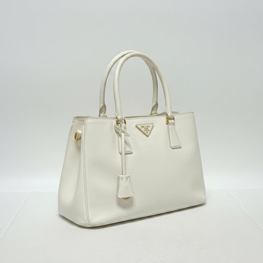 Lynn's Closet Boutique white Prada Galleria medium handbag in Saffiano leather with gold-tone hardware